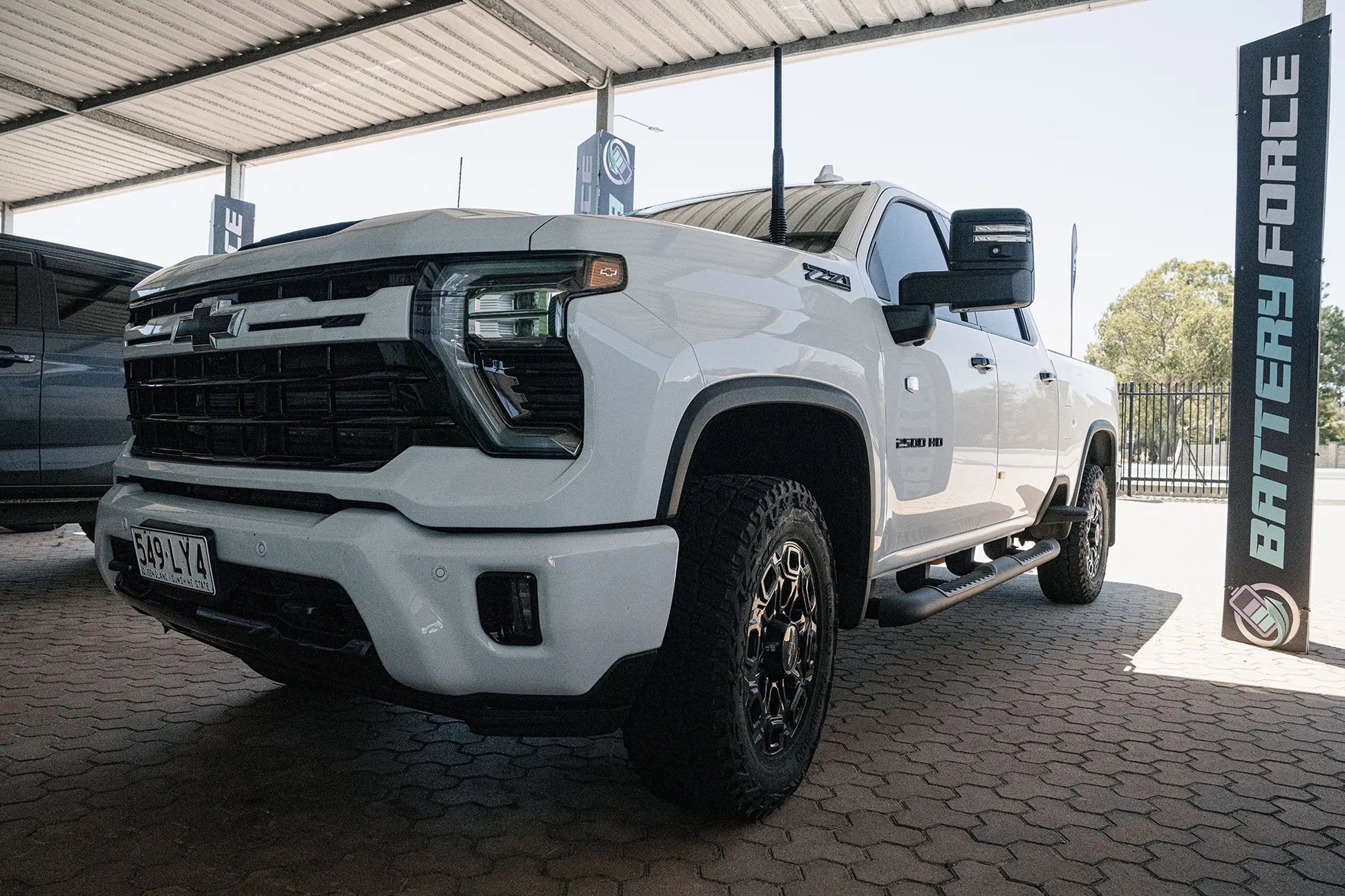 Chevrolet Silverado 2500 (2023.5+) with  UHF Communications Kit