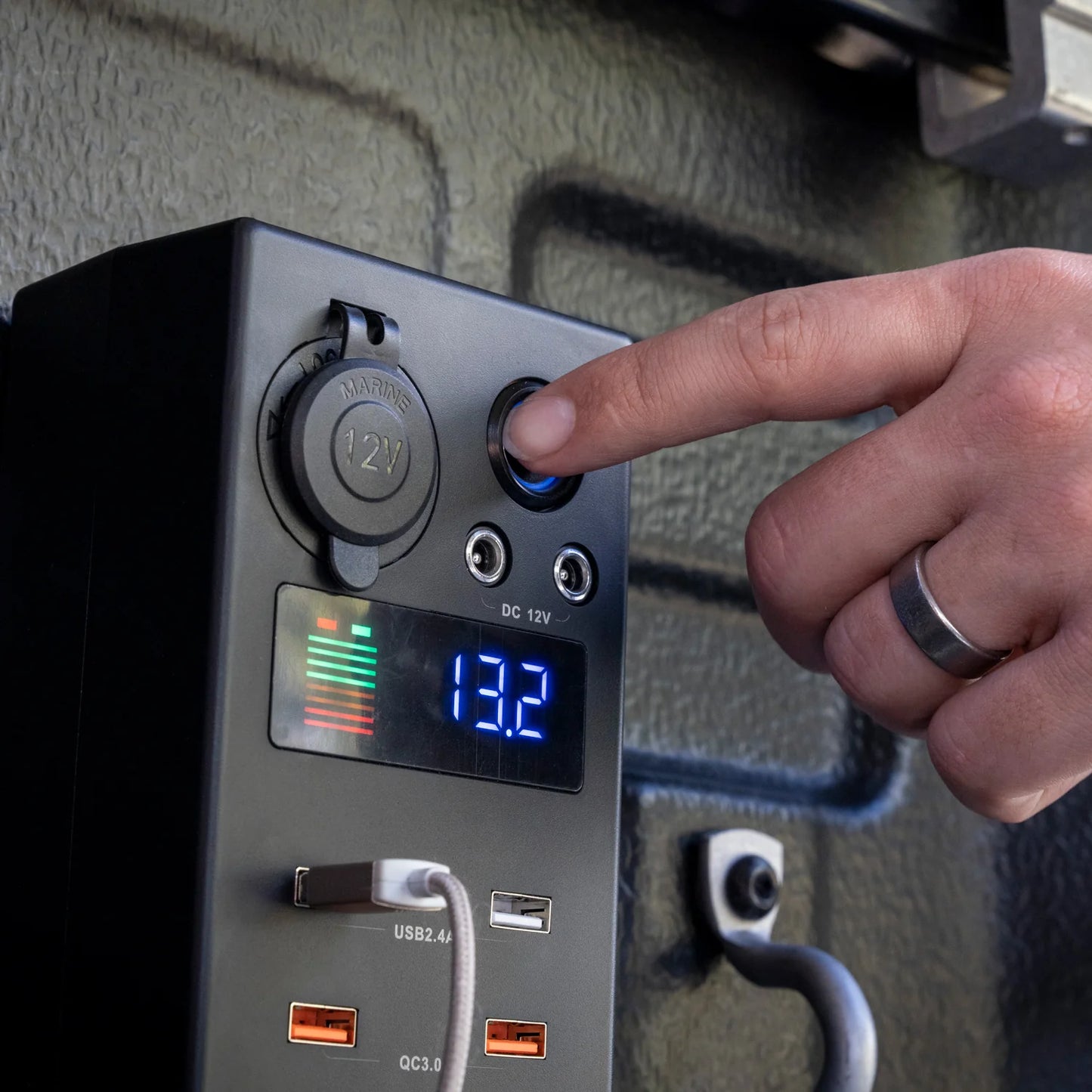 Hardkorr 12V DC Power Distribution Box - Mini Fuse & Switch Panel